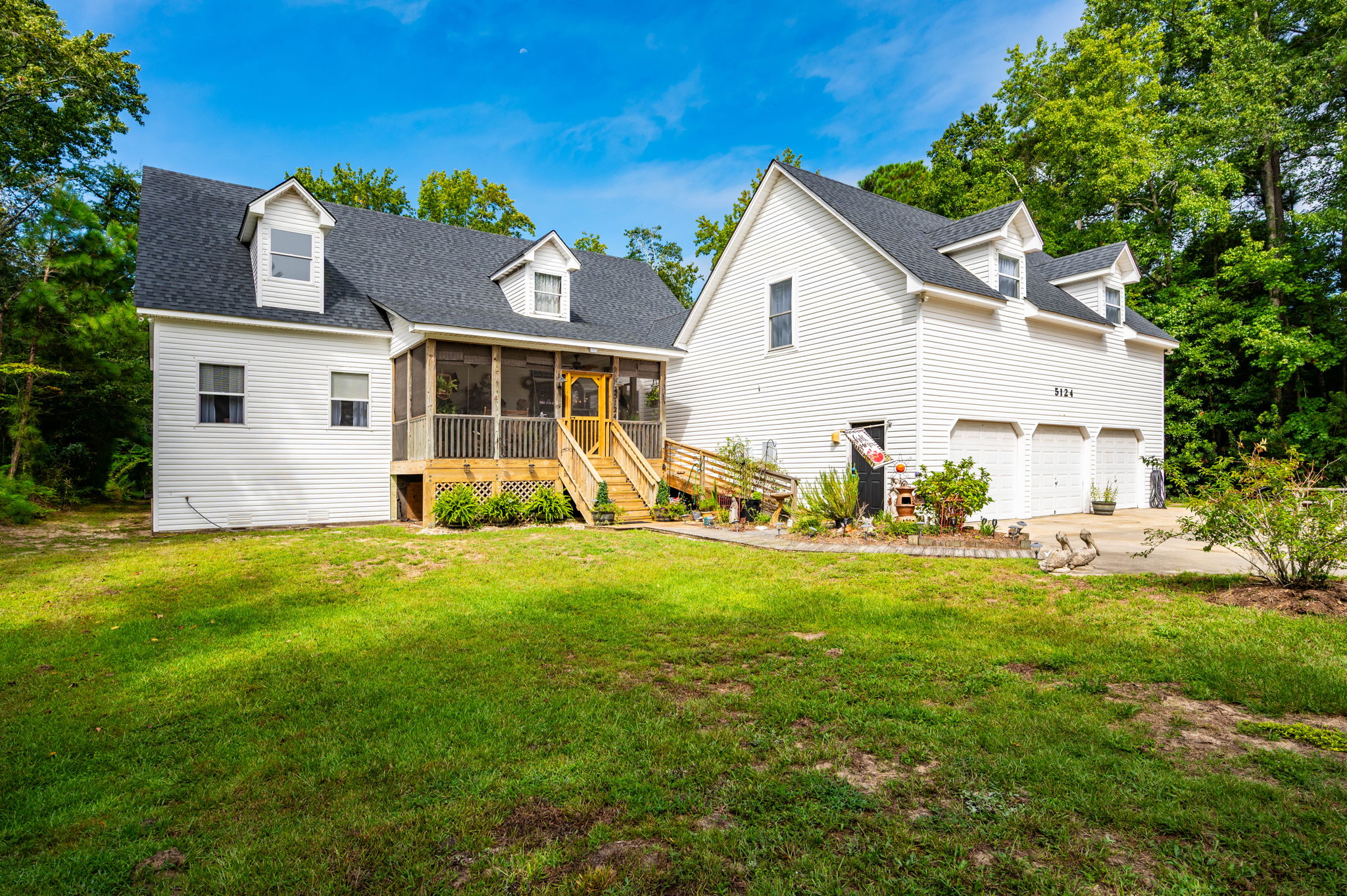 5124-The-Woods-Rd-Front-Exterior