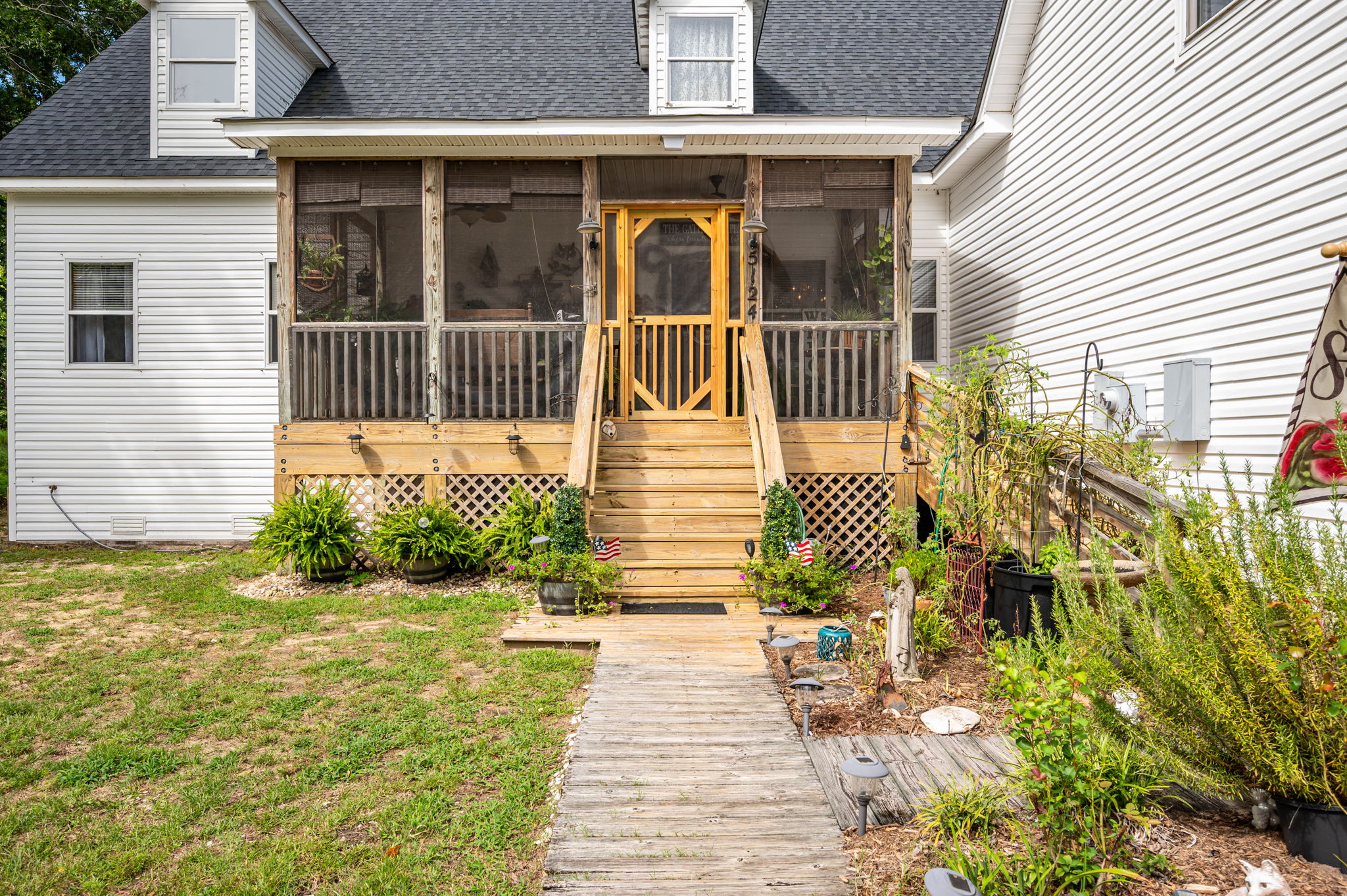 5124-The-Woods-Rd-Front-Exterior-V4
