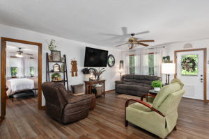 5124-The-Woods-Rd-Living