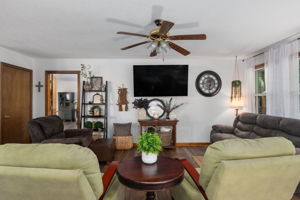 5124-The-Woods-Rd-Living-V3