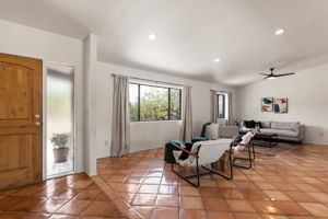 Foyer/Living Room