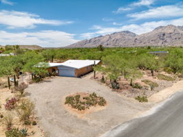 Aerial/ 2-car side entry garage