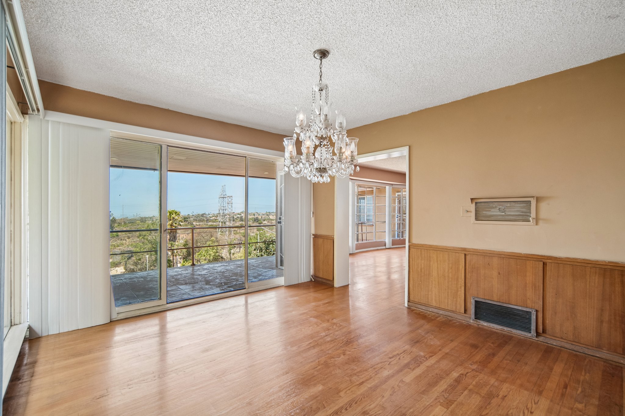 Brea Crest Dr-S2507-007.jpg