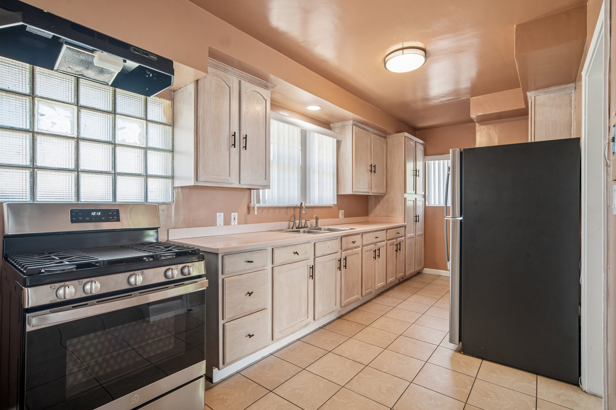Brea Crest Dr-S2507-010.jpg
