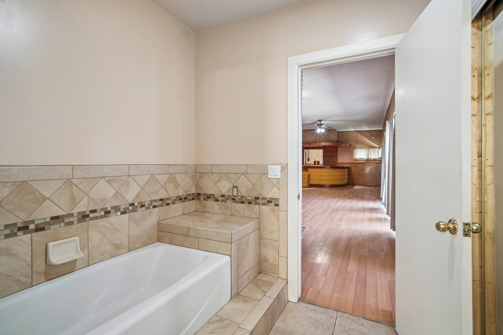 Brea Crest Dr-S2507-027.jpg