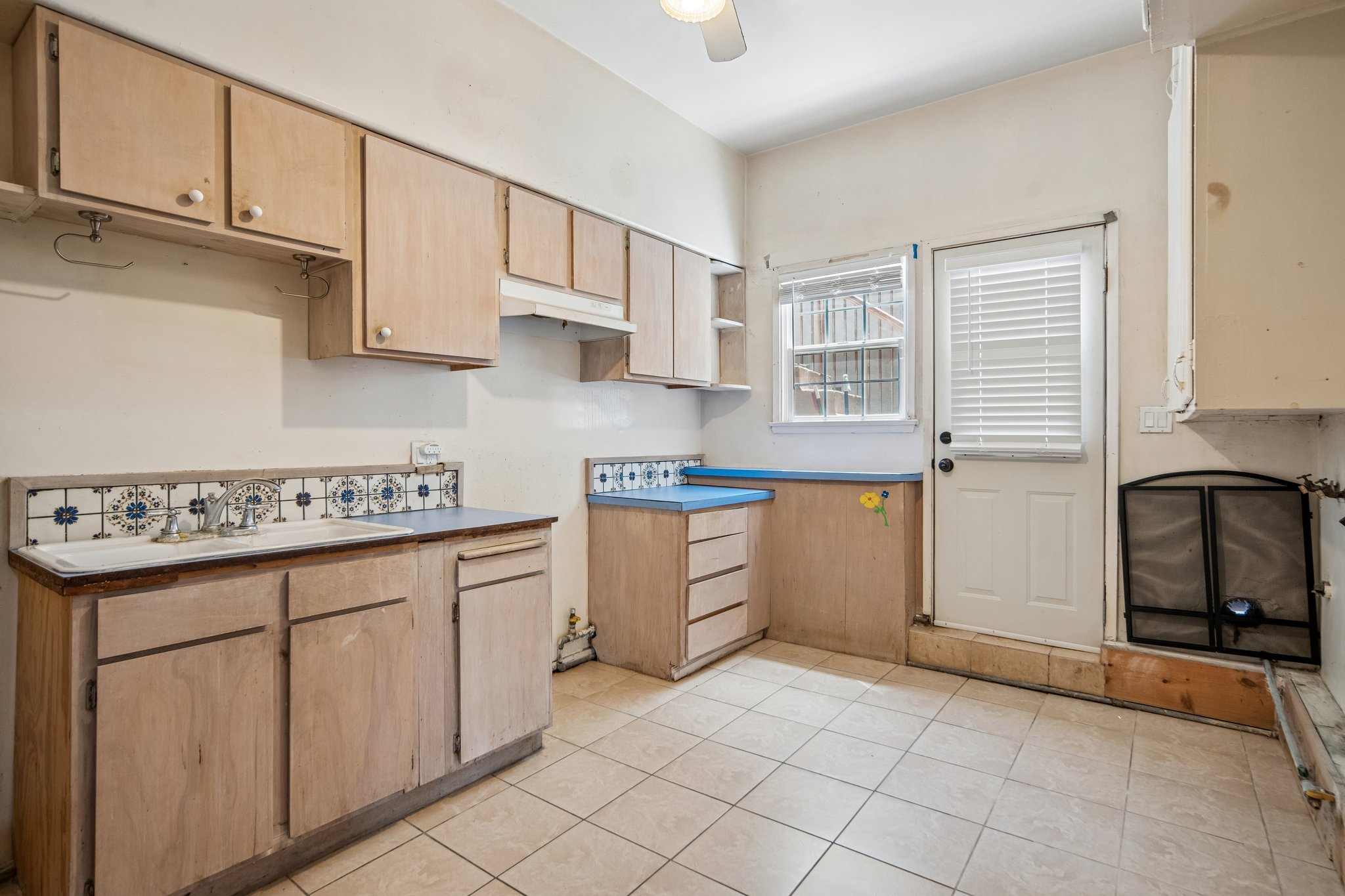 Brea Crest Dr-S2507-033.jpg