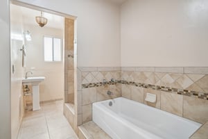 Brea Crest Dr-S2507-026.jpg