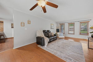  Photo 7