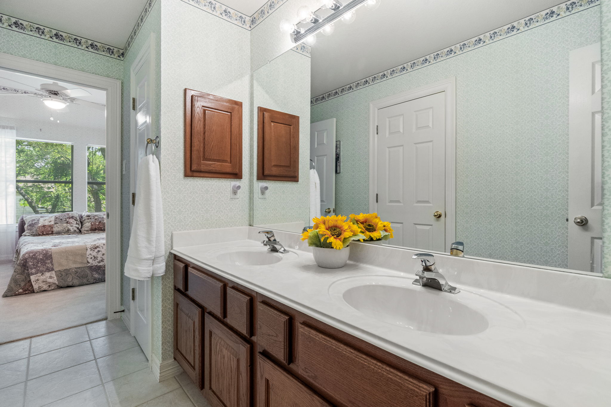bath between jack and jill bedrooms
