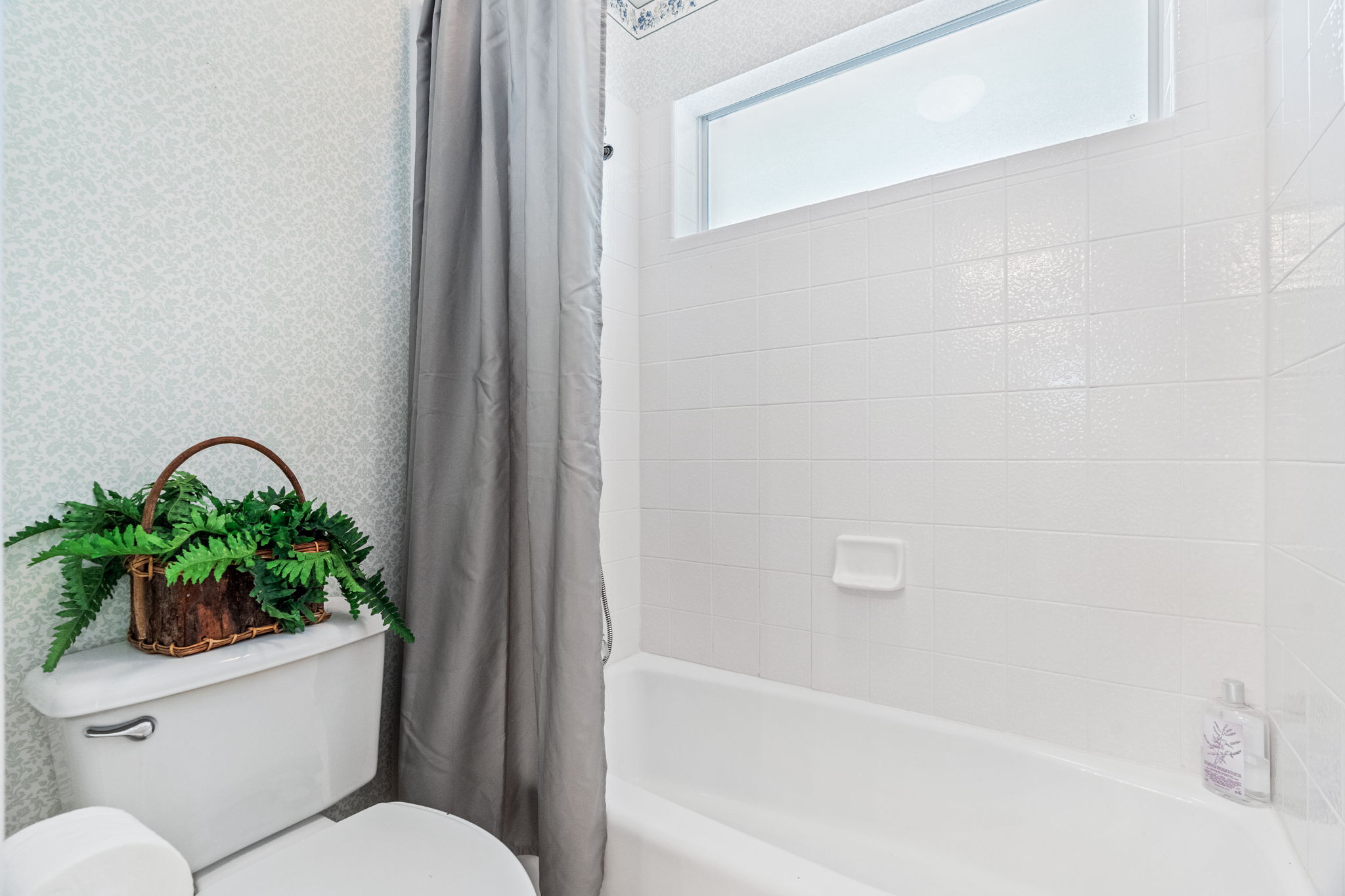 bath between jack and jill bedrooms