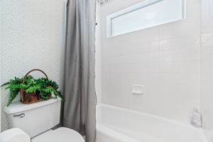 bath between jack and jill bedrooms