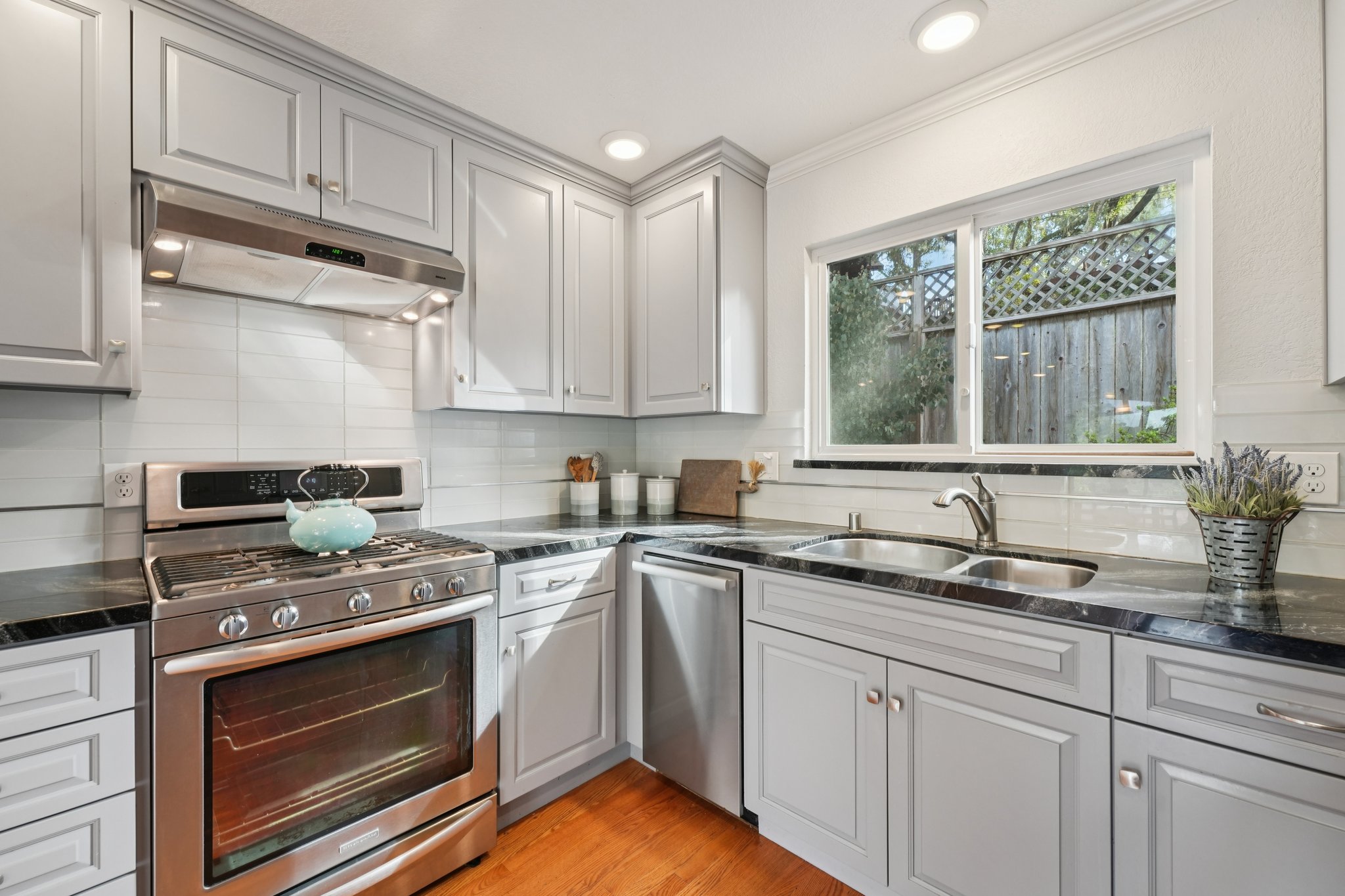 Encino Dr-S3101-024.jpg