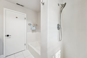 Encino Dr-S3101-038.jpg