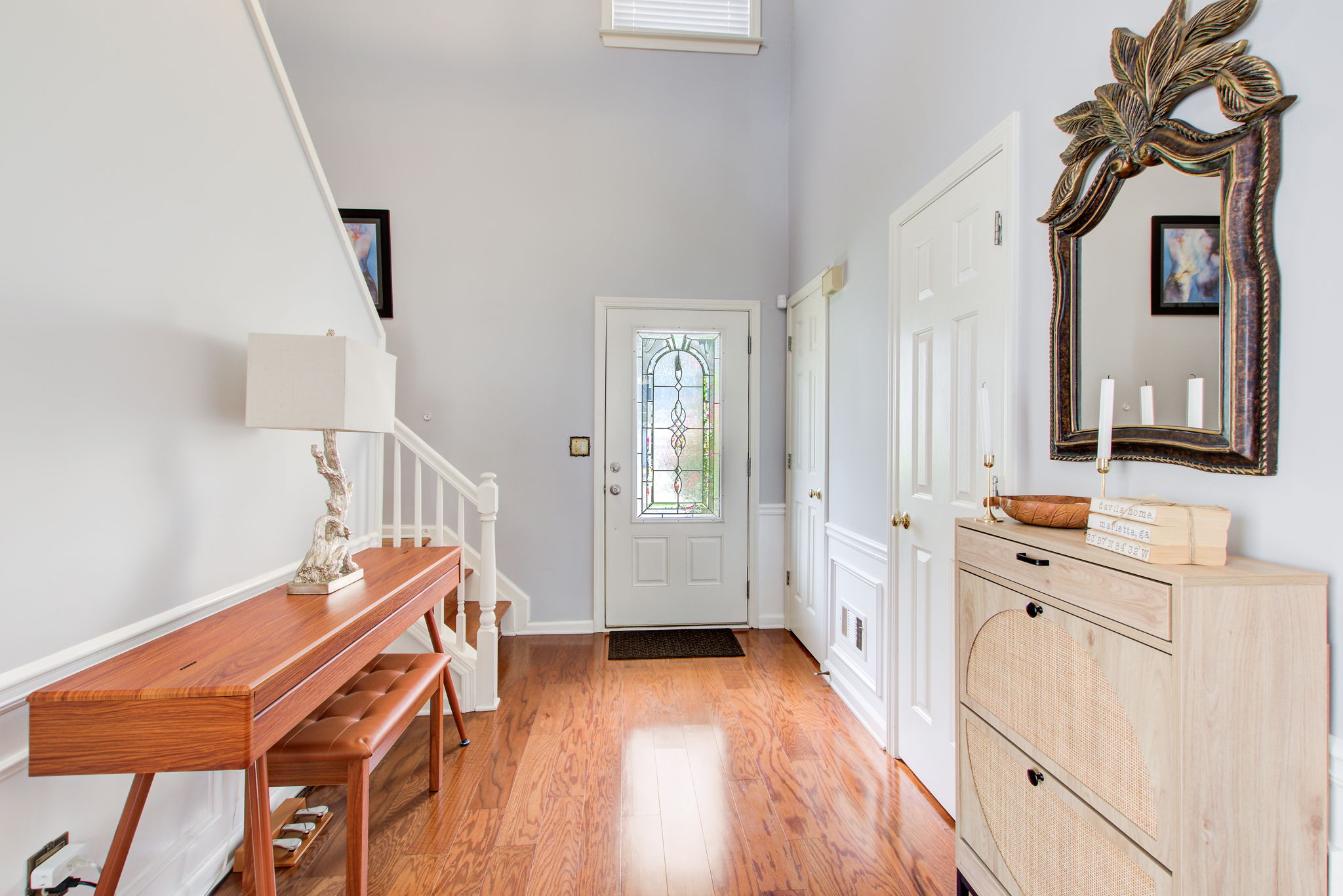 3 Foyer w Entryway