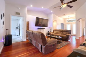 17' x 17' Great Room