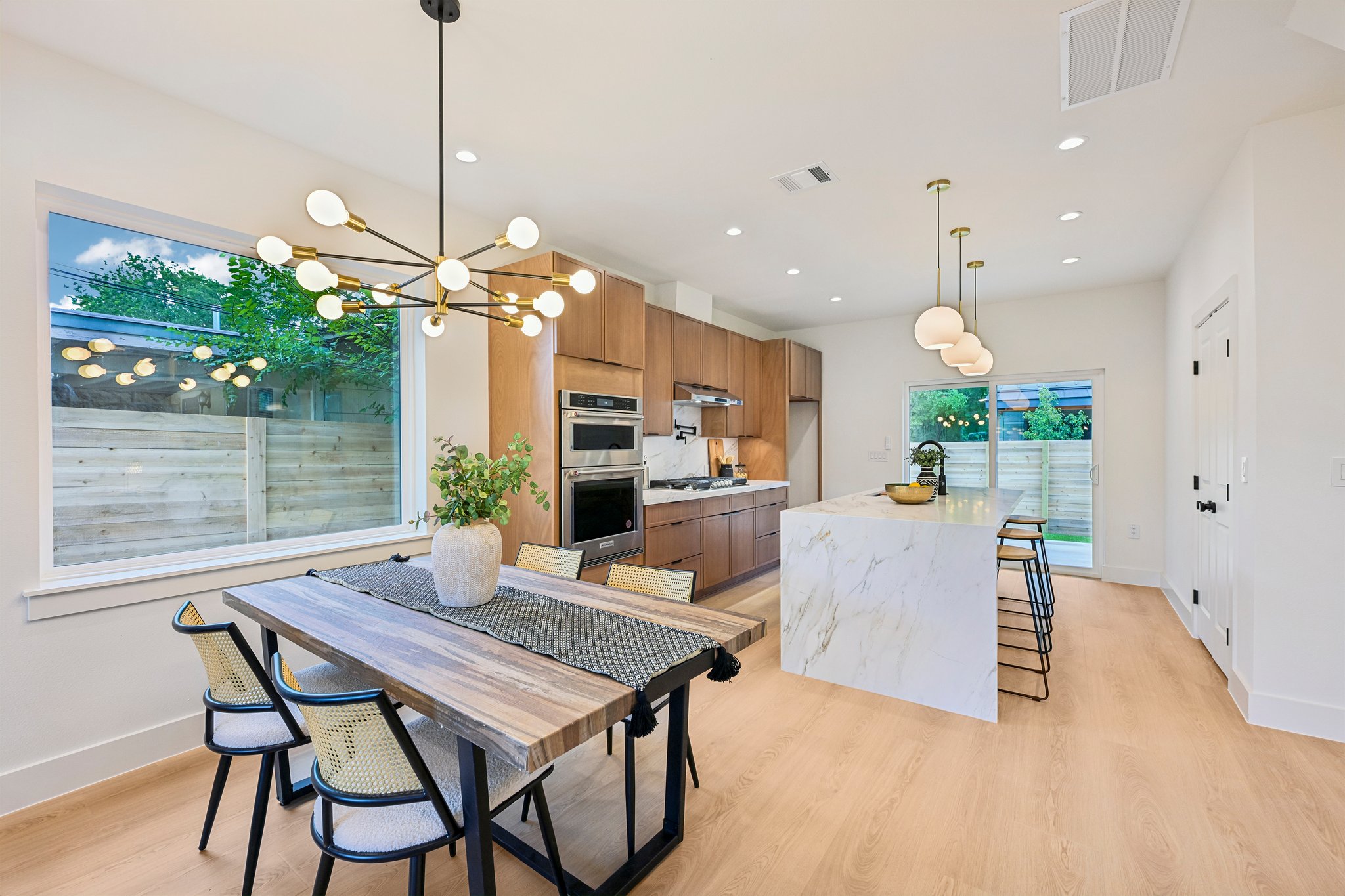 W Odell St unit a-S2406-013.jpg