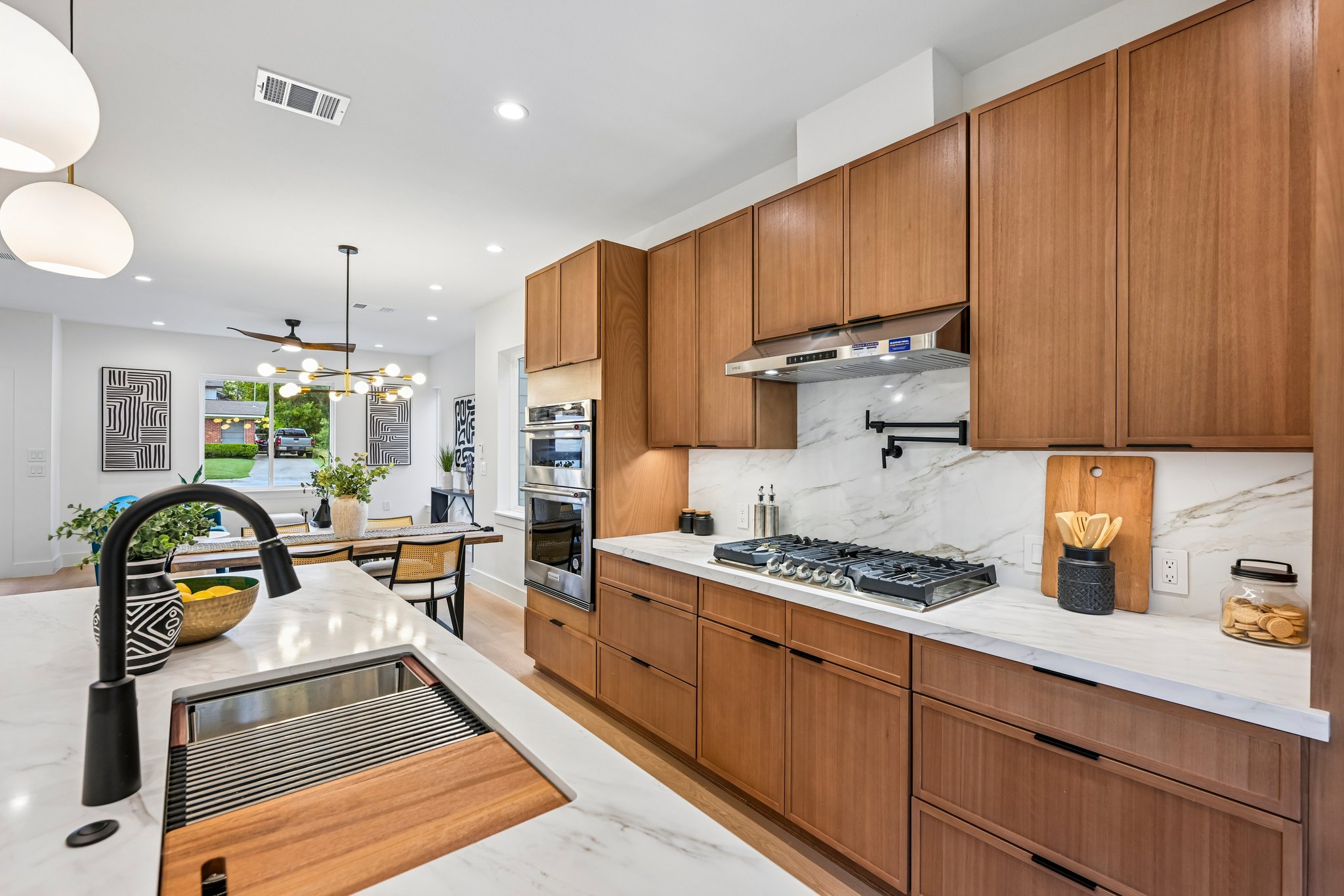 W Odell St unit a-S2406-017.jpg