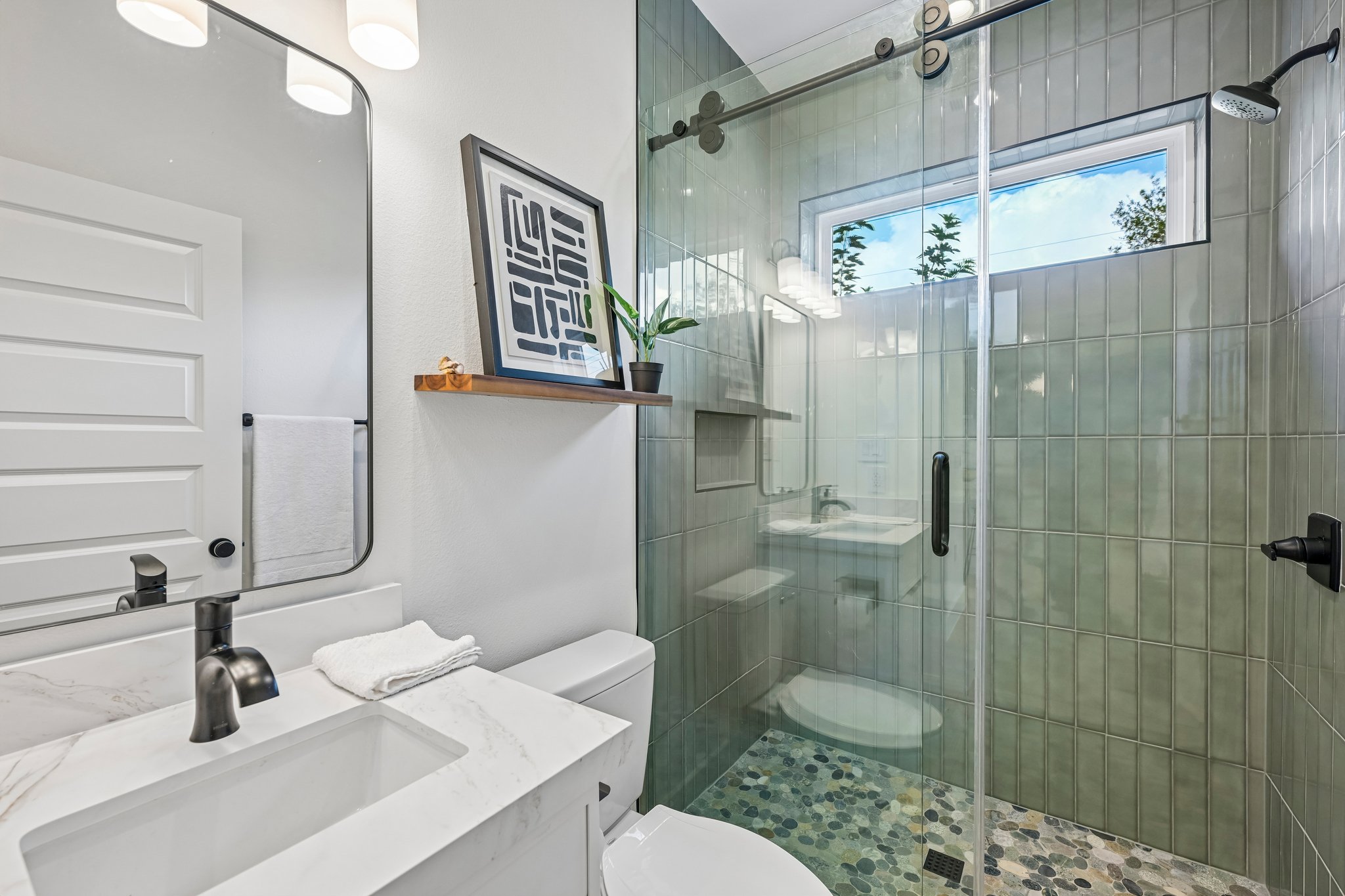 W Odell St unit a-S2406-020.jpg