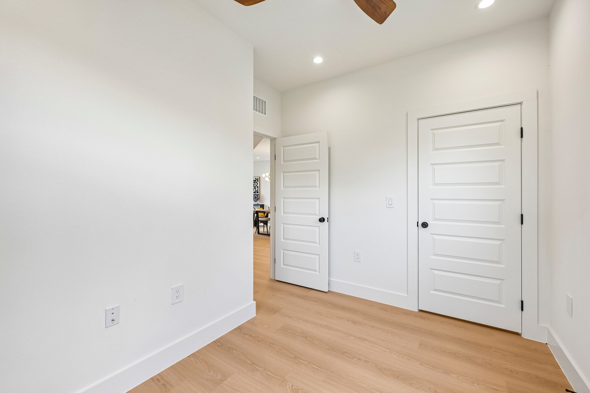 W Odell St unit a-S2406-022.jpg