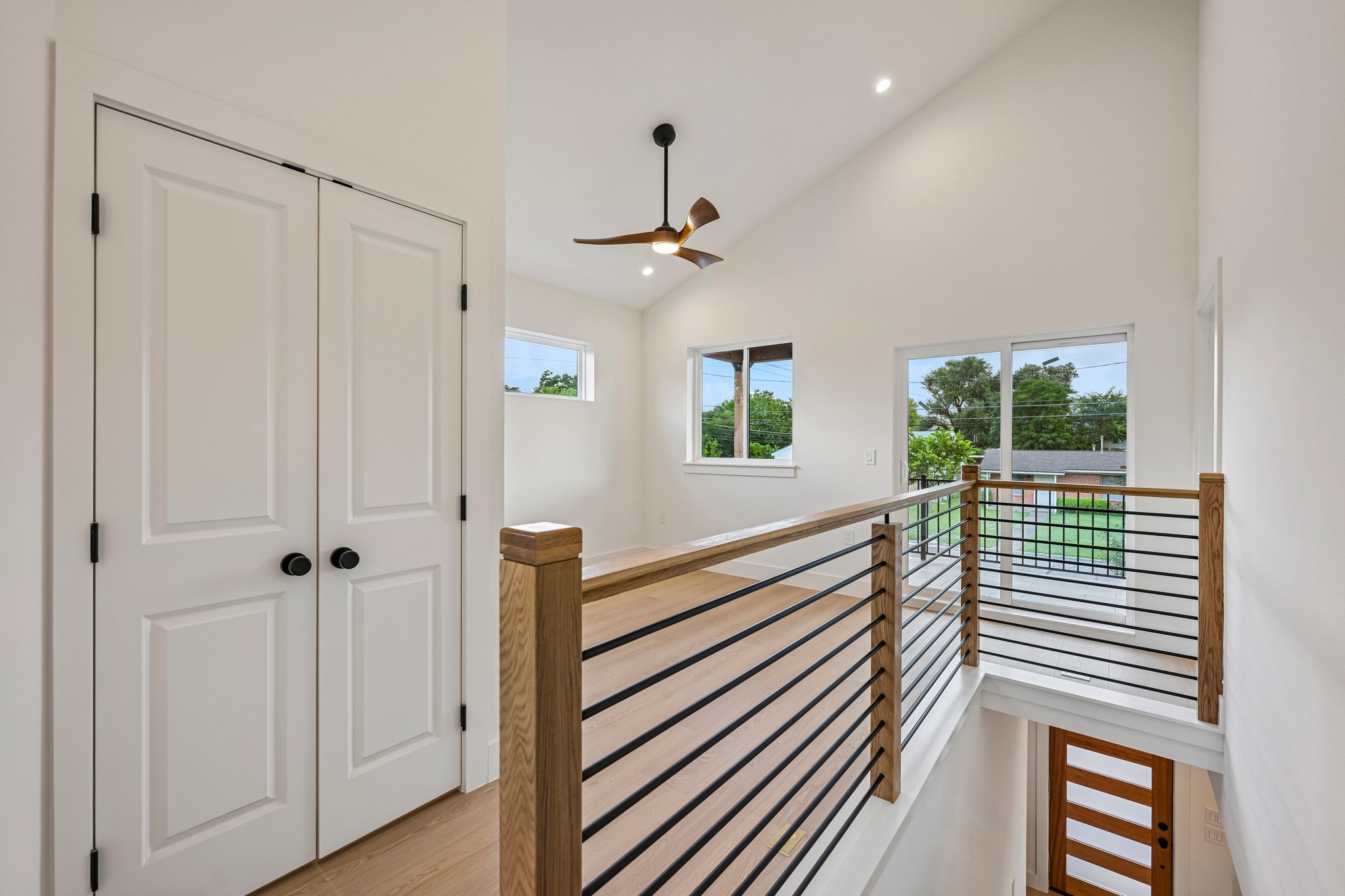 W Odell St unit a-S2406-023.jpg