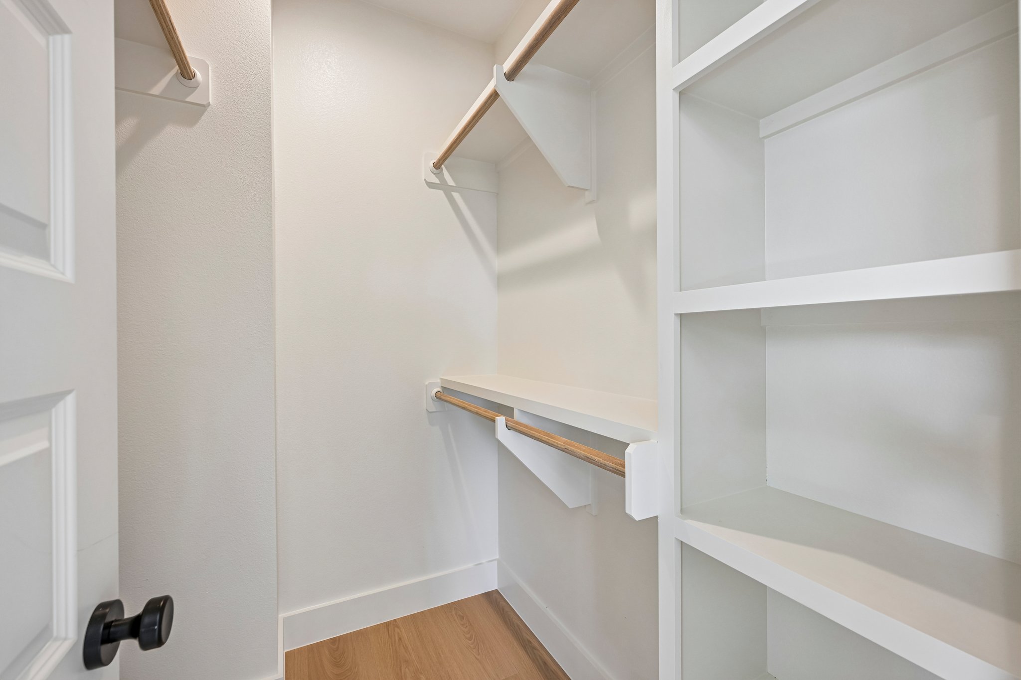 W Odell St unit a-S2406-034.jpg