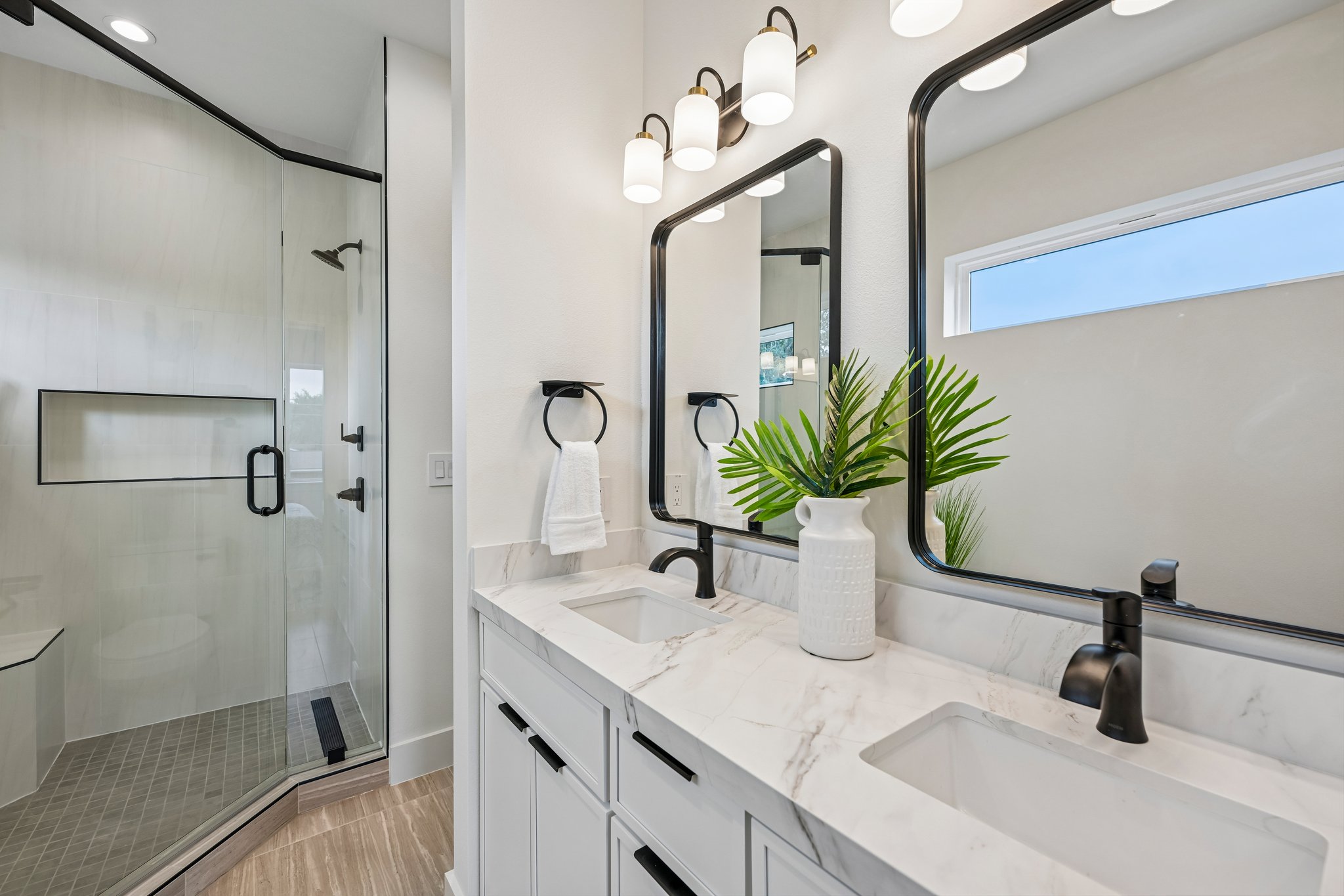 W Odell St unit a-S2406-035.jpg