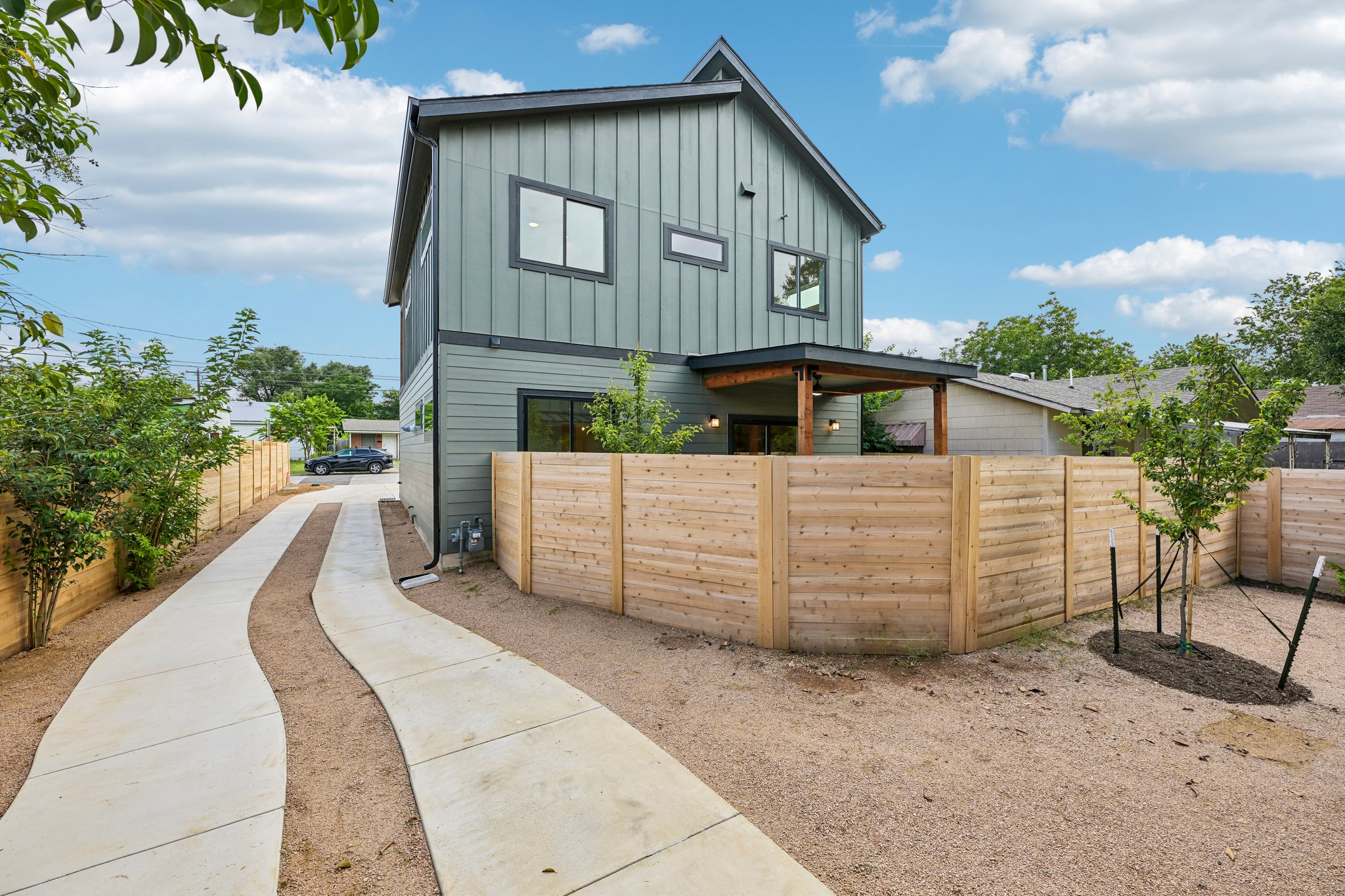 W Odell St unit a-S2406-038.jpg