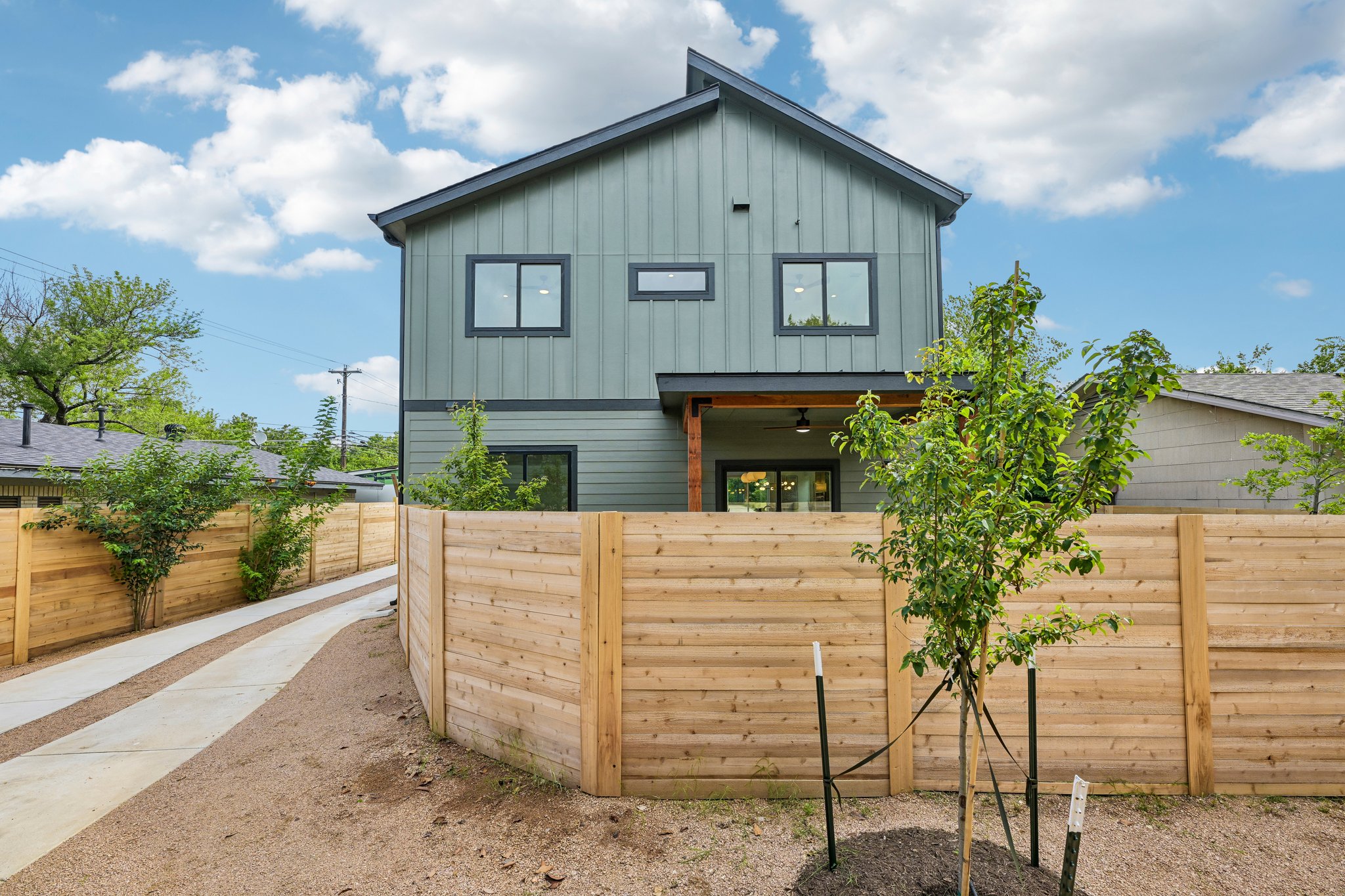 W Odell St unit a-S2406-040.jpg