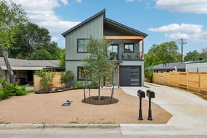 W Odell St unit a-S2406-001.jpg