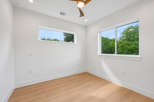 W Odell St unit a-S2406-030.jpg