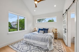W Odell St unit a-S2406-032.jpg