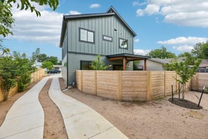 W Odell St unit a-S2406-038.jpg