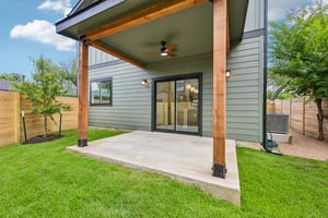 W Odell St unit a-S2406-043.jpg