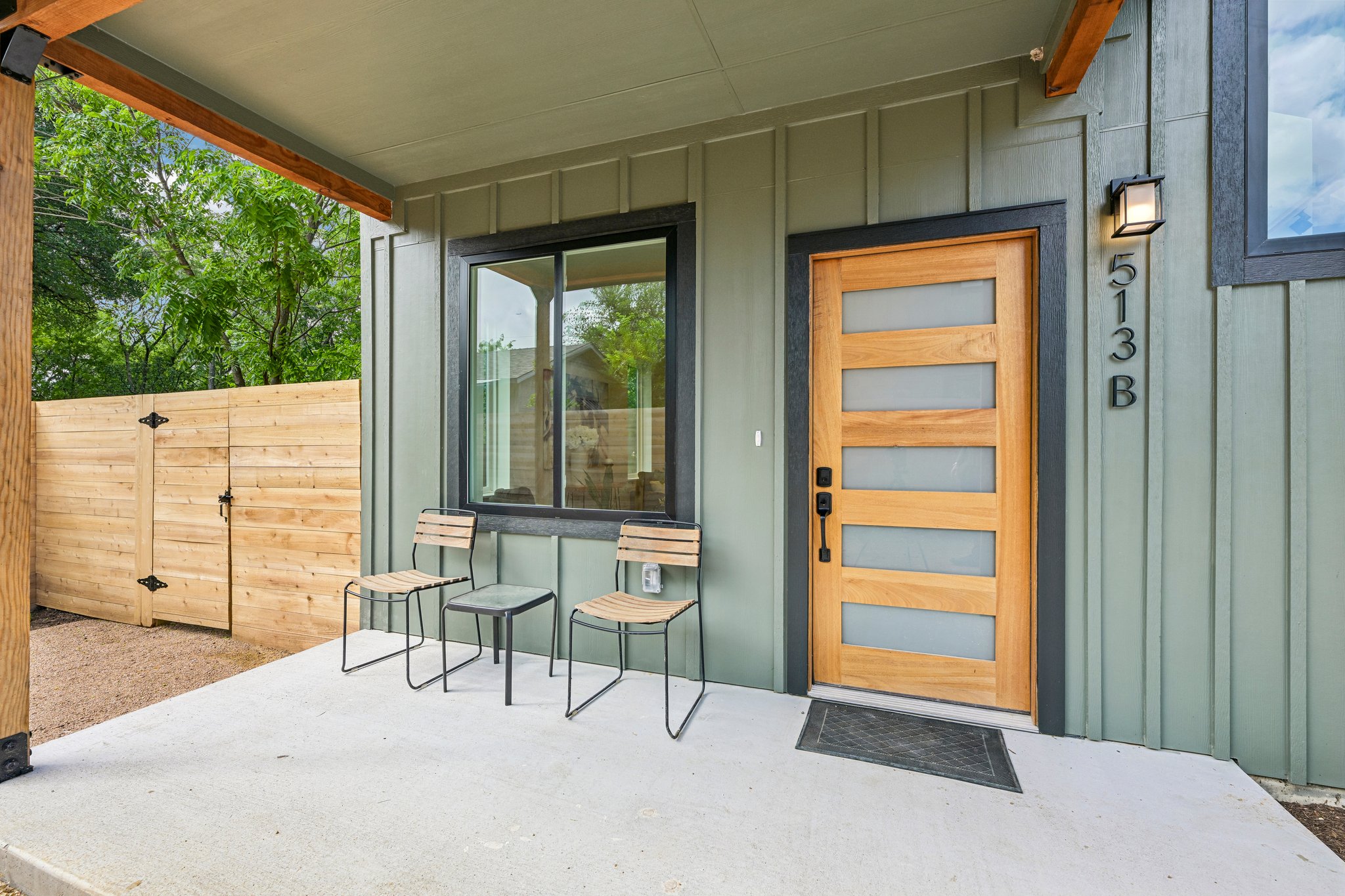 513 W Odell St UNIT B-S2406-002.jpg