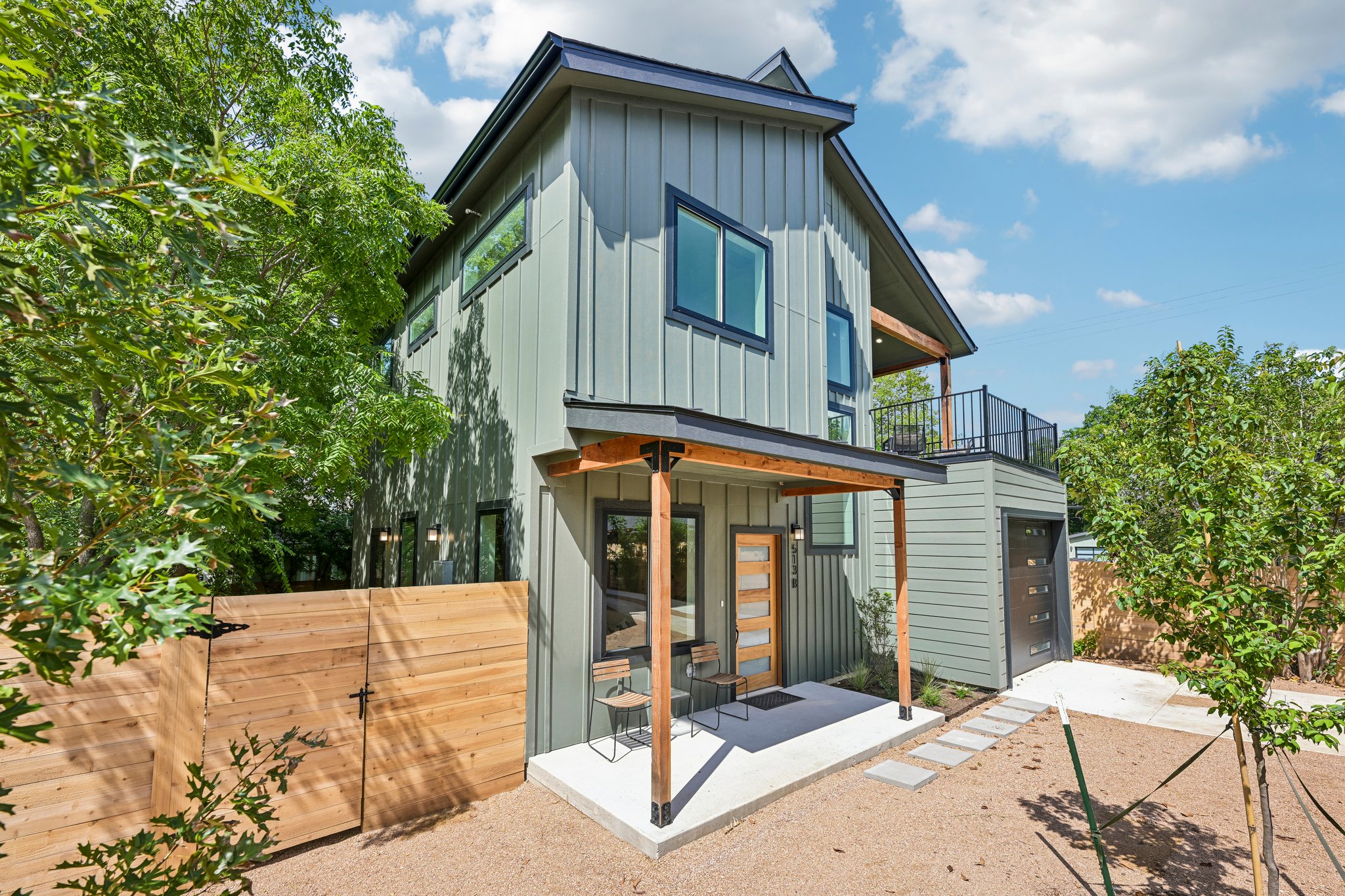513 W Odell St UNIT B-S2406-005.jpg