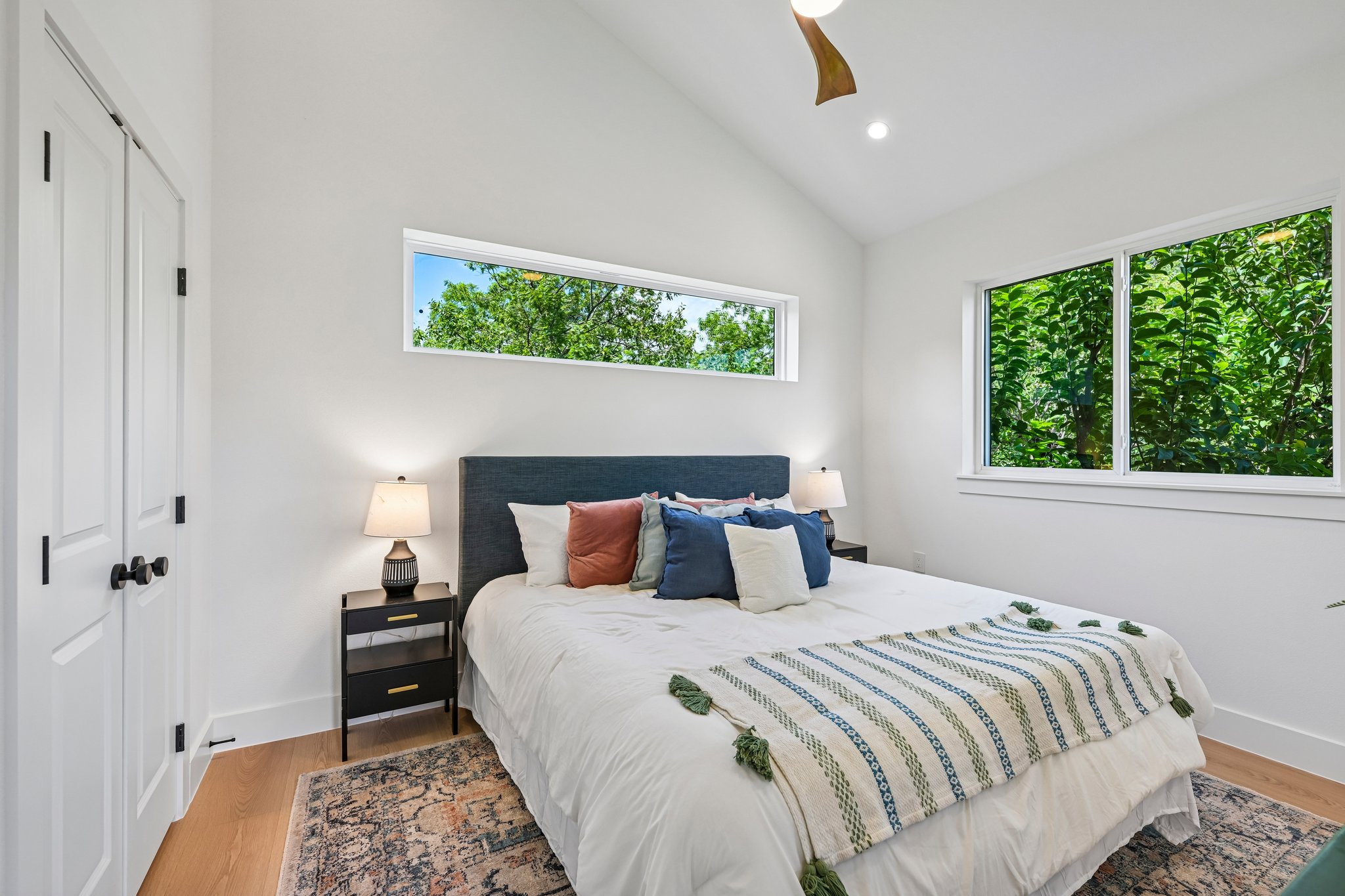 513 W Odell St UNIT B-S2406-020.jpg
