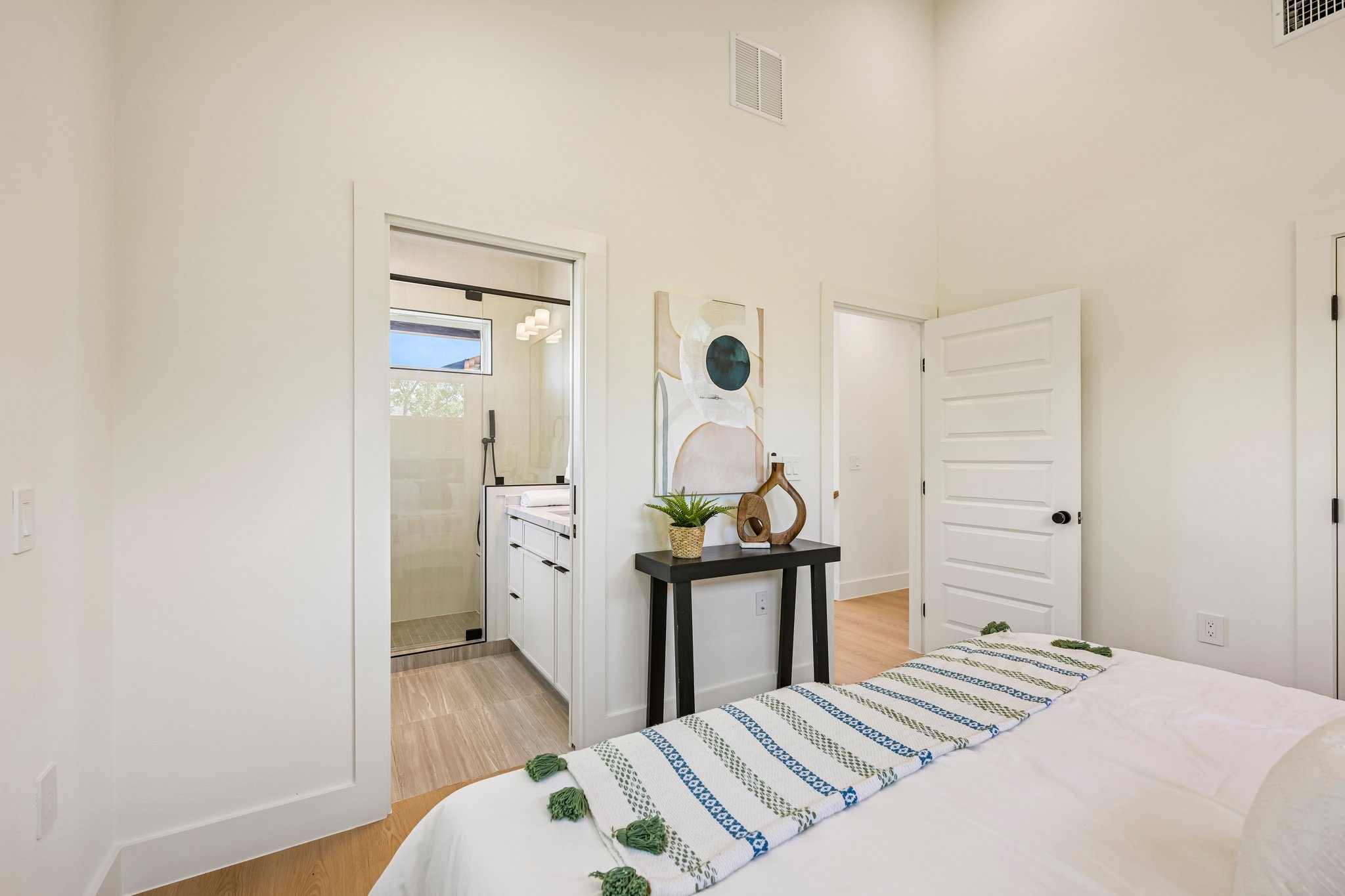 513 W Odell St UNIT B-S2406-022.jpg