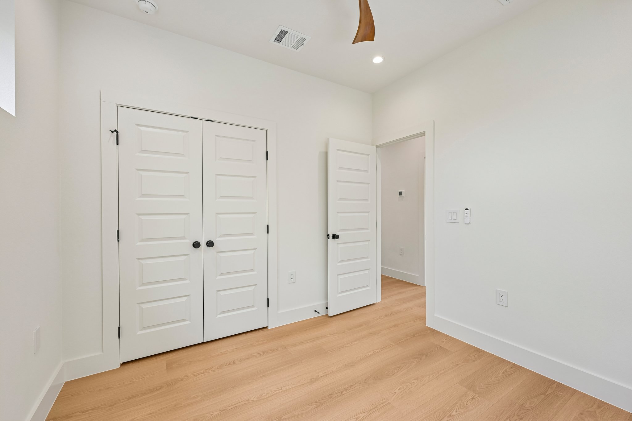 513 W Odell St UNIT B-S2406-029.jpg