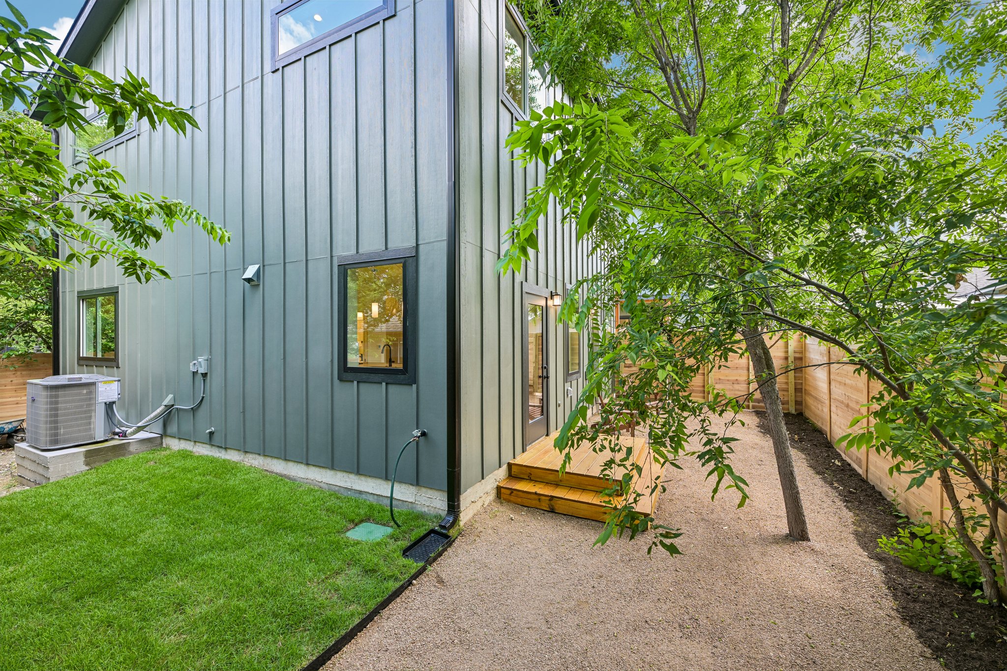 513 W Odell St UNIT B-S2406-035.jpg