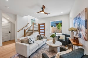 513 W Odell St UNIT B-S2406-009.jpg