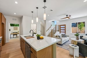 513 W Odell St UNIT B-S2406-016.jpg