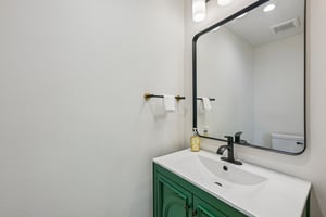 513 W Odell St UNIT B-S2406-017.jpg
