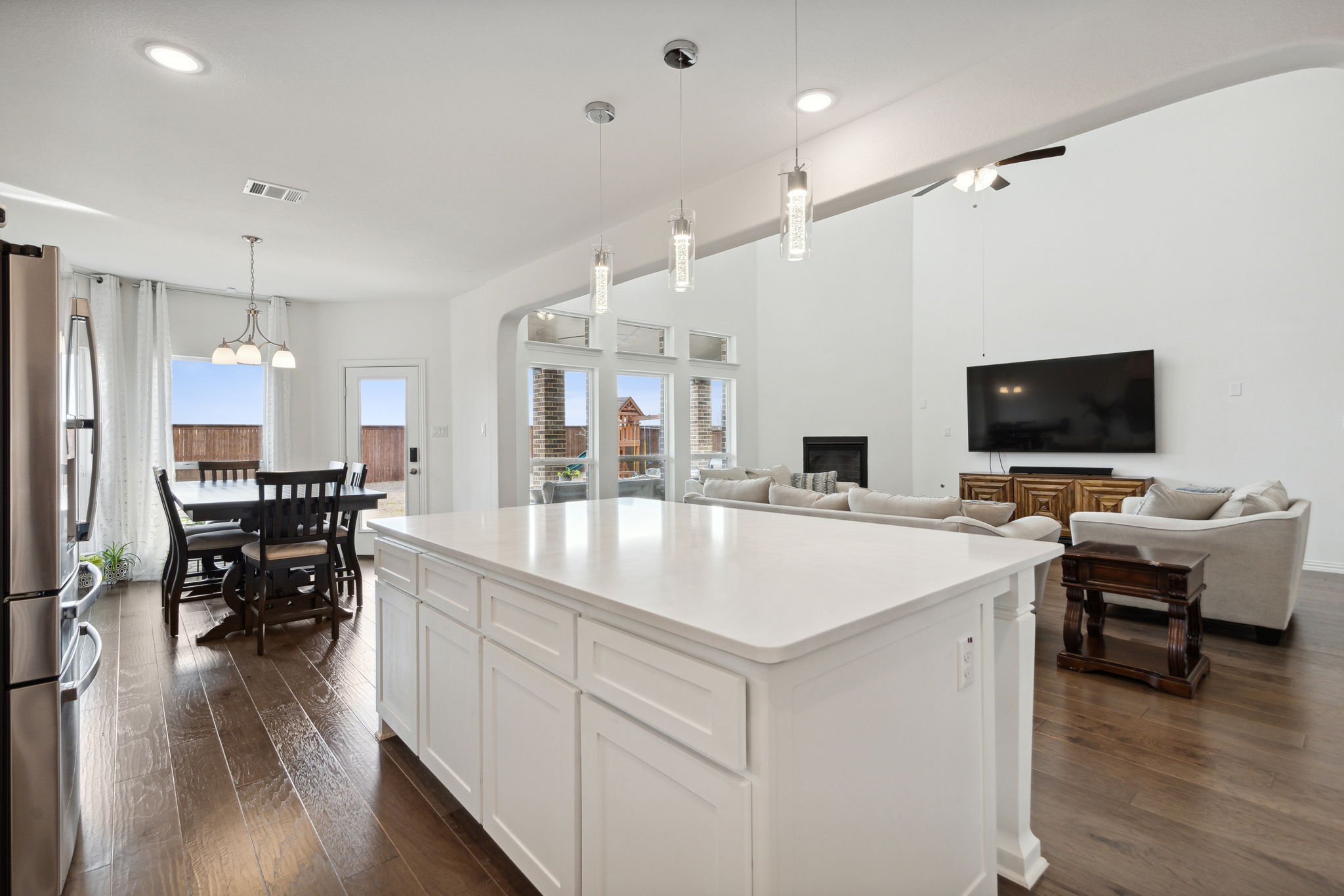 Kitchen/Breakfast Area/Living Room