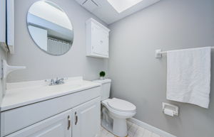 Bathroom 1a