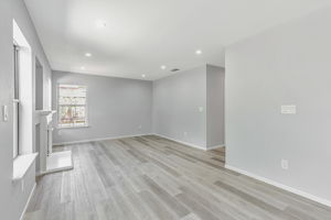 016_5132 Pioneer Way