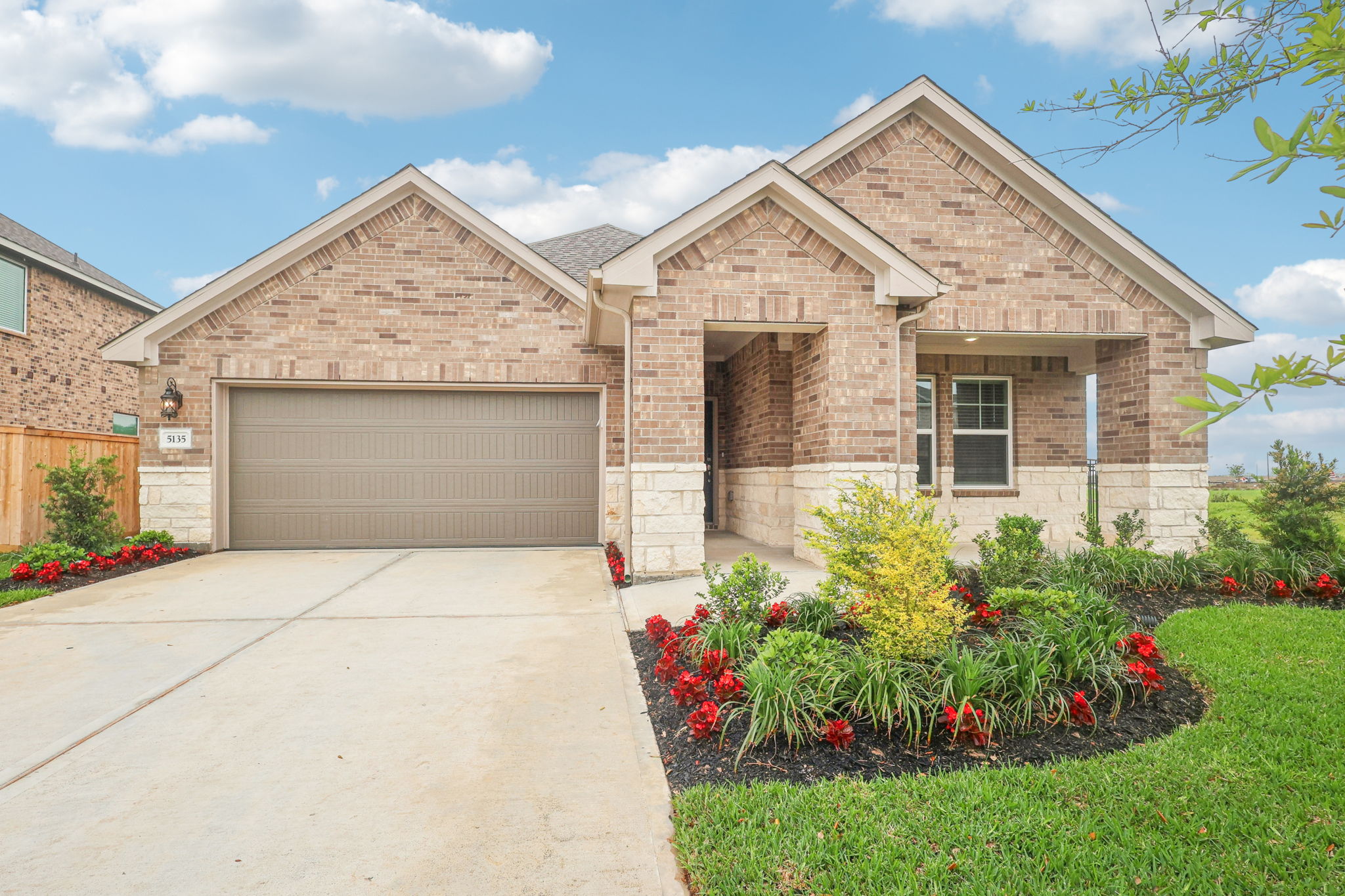 Houston - Massey Oaks - 5135 Magnolia Spgs Dr, Pearland, TX 77584 - 004