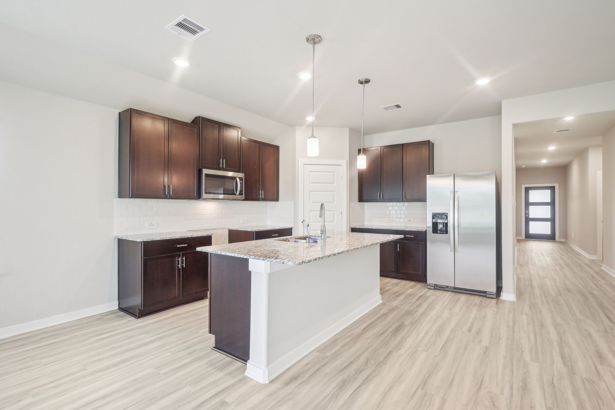 Houston - Massey Oaks - 5135 Magnolia Spgs Dr, Pearland, TX 77584 - 011