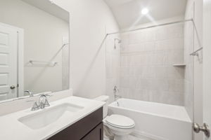 Houston - Massey Oaks - 5135 Magnolia Spgs Dr, Pearland, TX 77584 - 020