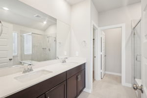 Houston - Massey Oaks - 5135 Magnolia Spgs Dr, Pearland, TX 77584 - 033