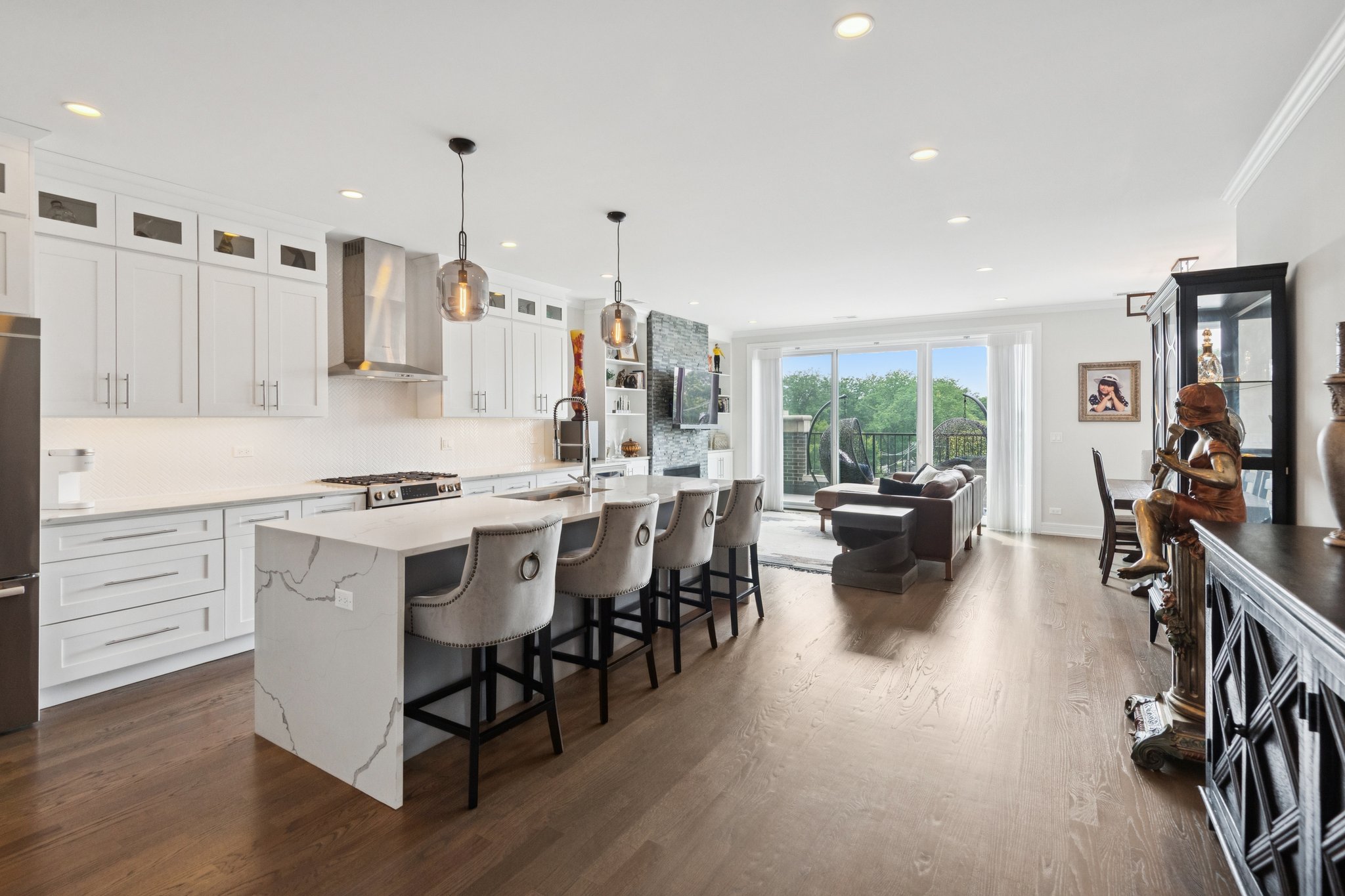 5137 N Lincoln Ave_015.jpg